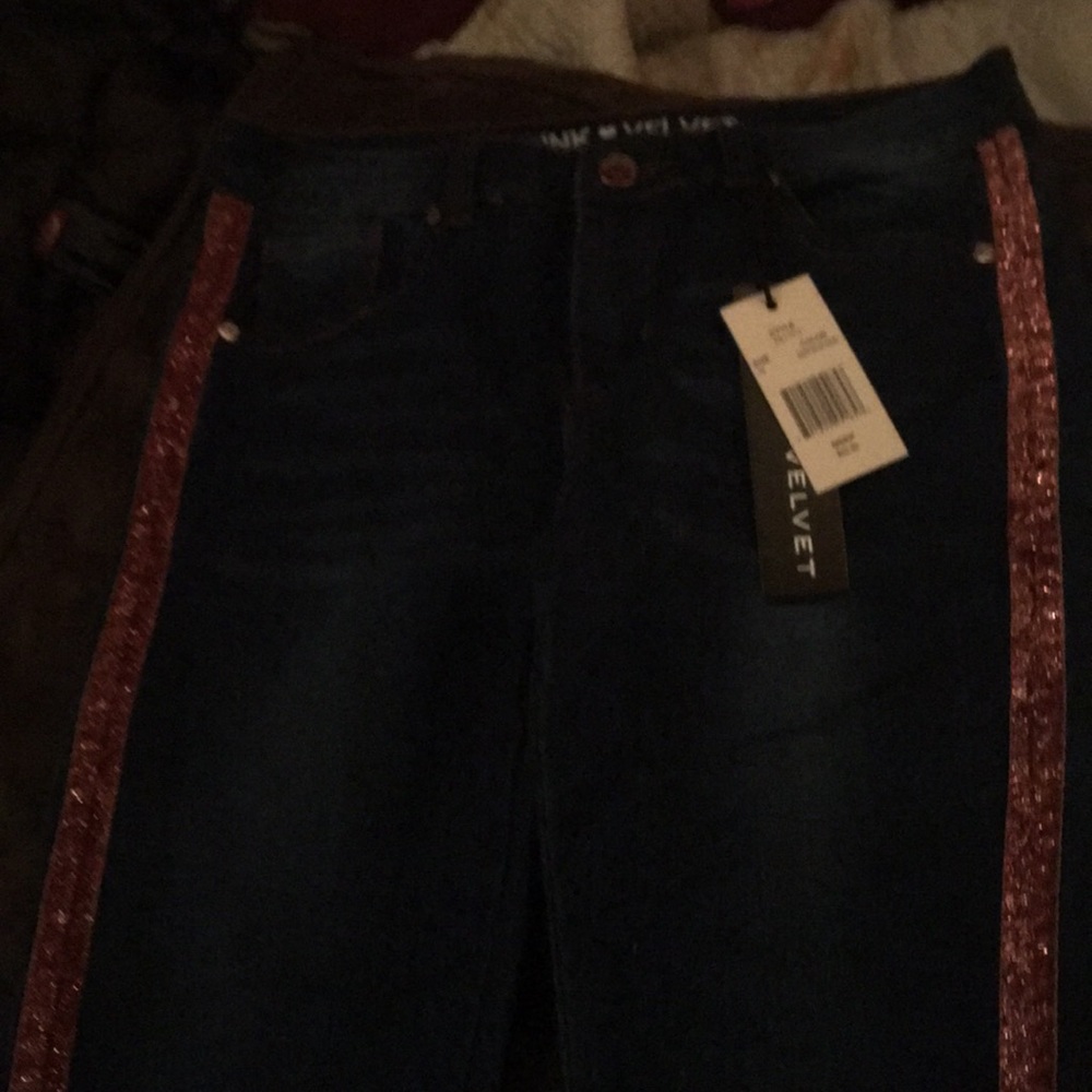 I am selling pants that I don’t want